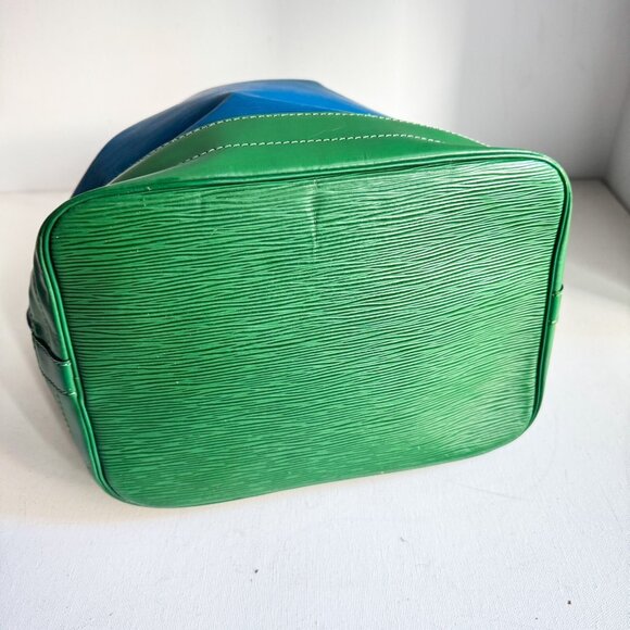 Louis Vouitton 1995 Noé Blue Green Bicolour Epi Leather Drawstring Bucket Bag. - Picture 13 of 13